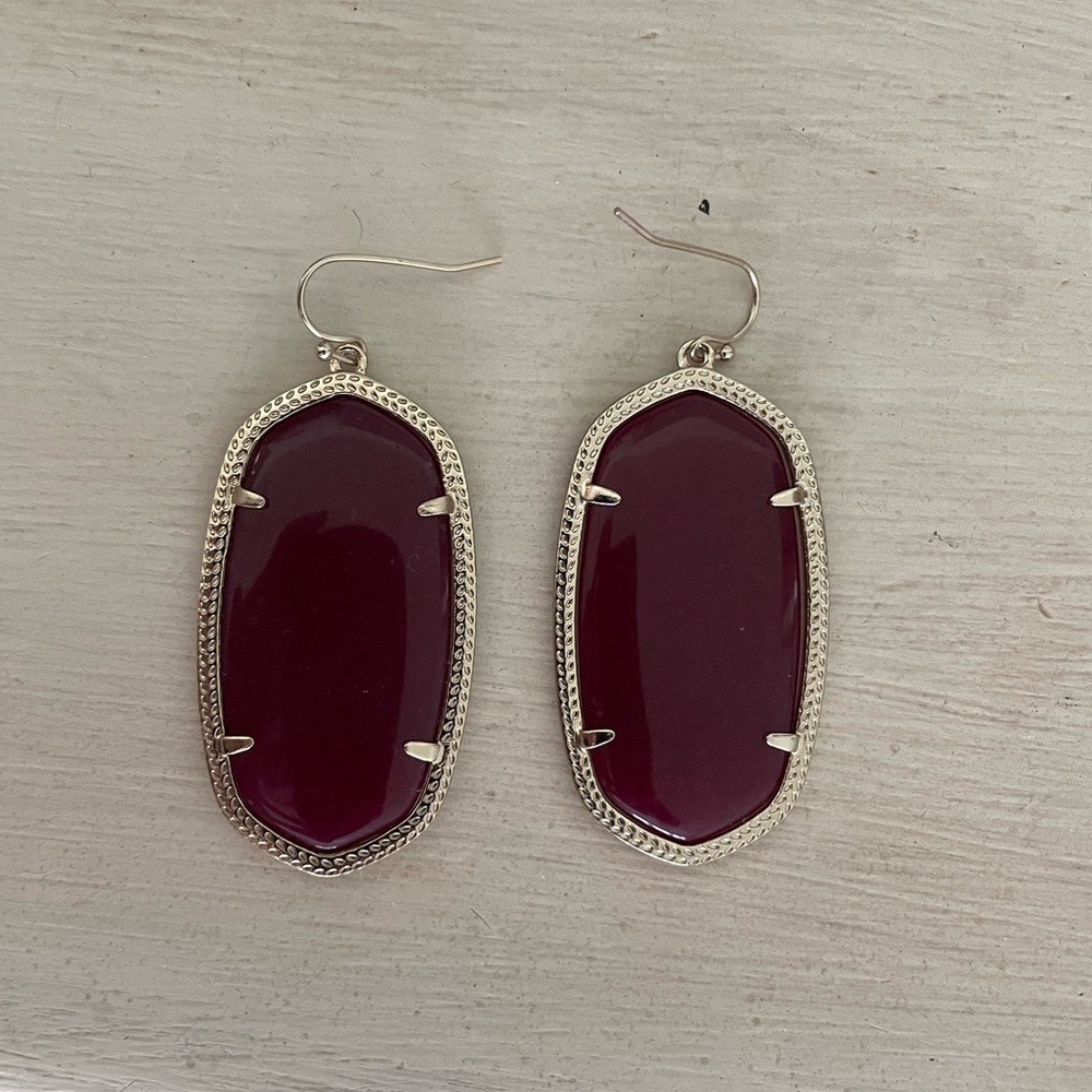 Kendra Scott Elle Gold Drop Earrings in Maroon